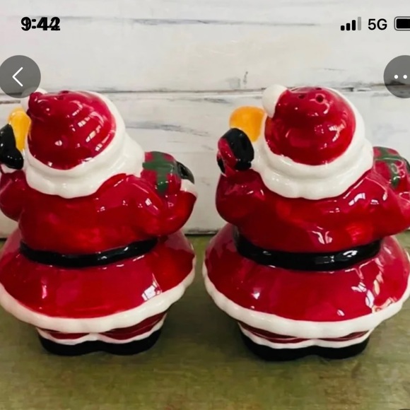Vintage chubby Santa Claus ceramic S & P shakers - Picture 2 of 3
